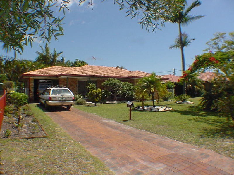 25 Captain Cook Drive, Banksia Beach QLD 4507
