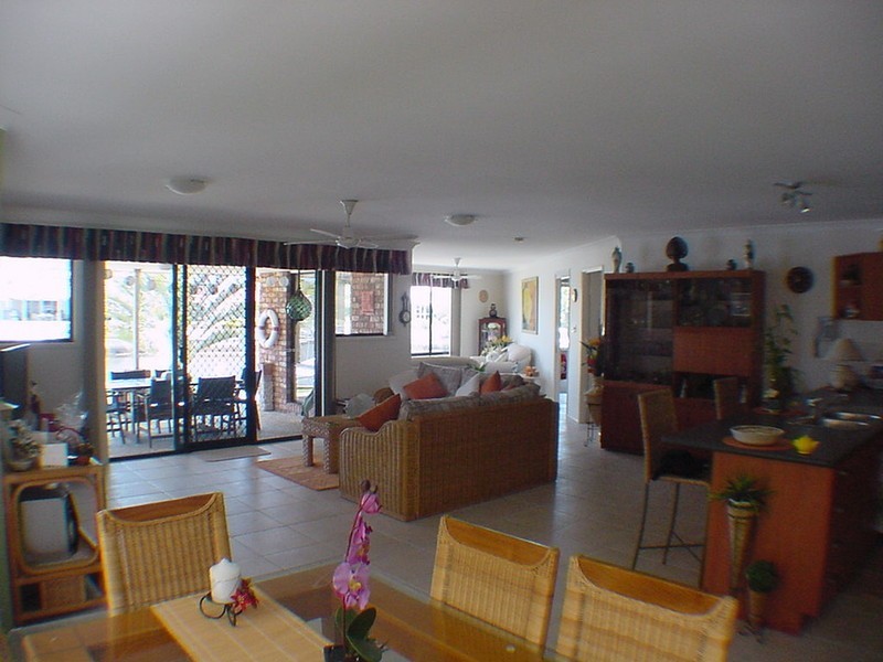 2/22 Island Parade, Banksia Beach QLD 4507