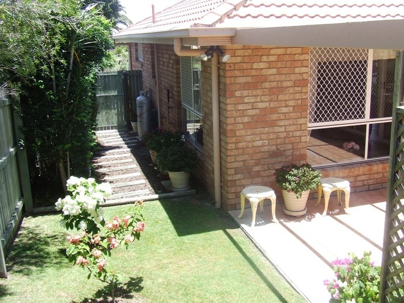 215 Endeavour Drive, Banksia Beach QLD 4507