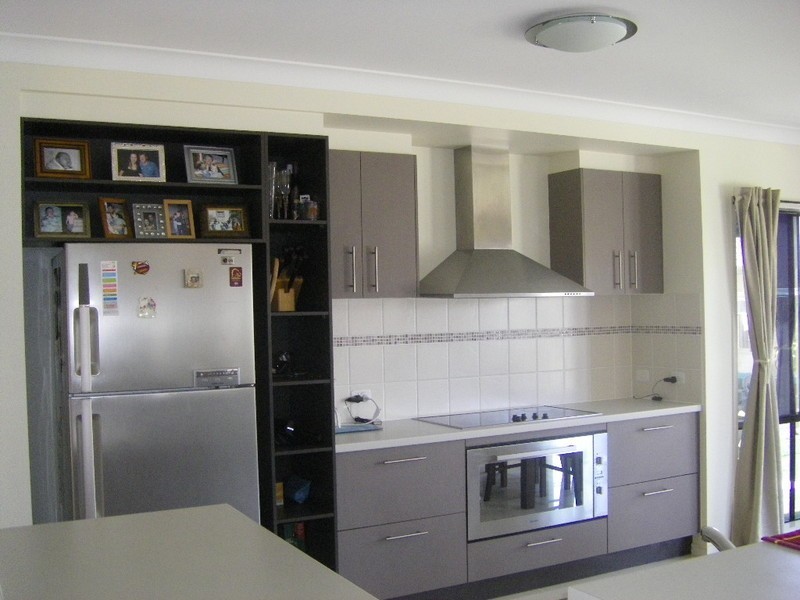 12 Middle Cove, Sandstone Point QLD 4511