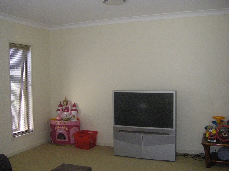 12 Middle Cove, Sandstone Point QLD 4511