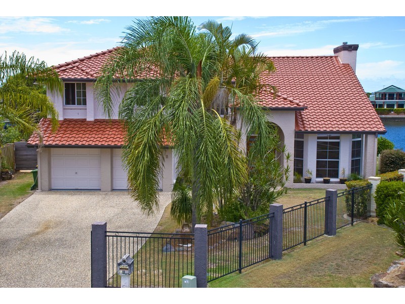 11 Daniel Place, Banksia Beach QLD 4507