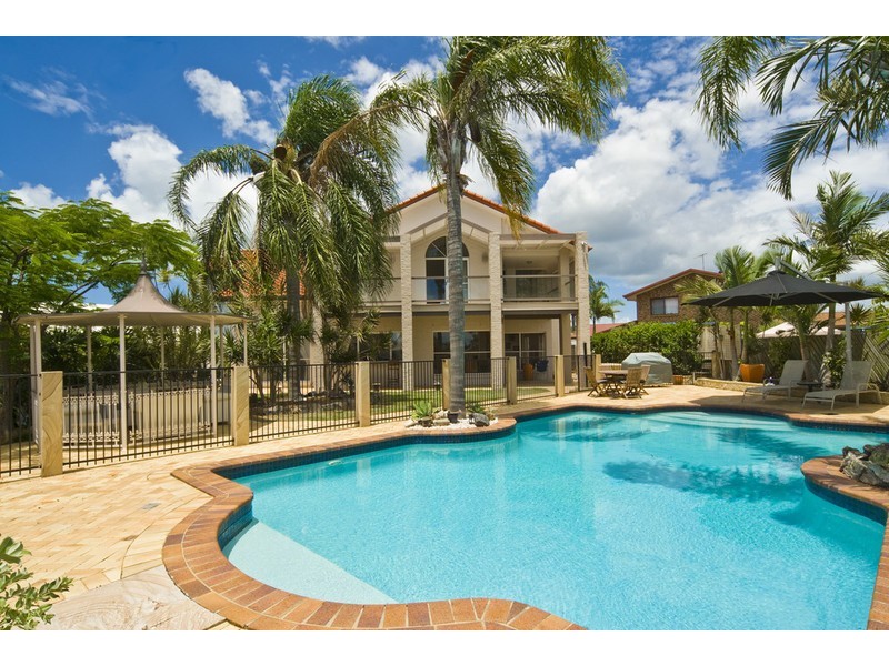 11 Daniel Place, Banksia Beach QLD 4507
