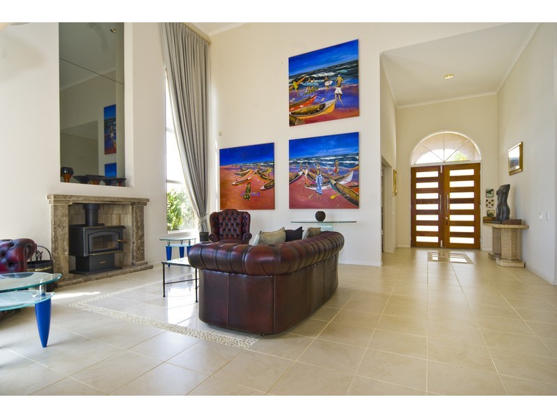 11 Daniel Place, Banksia Beach QLD 4507