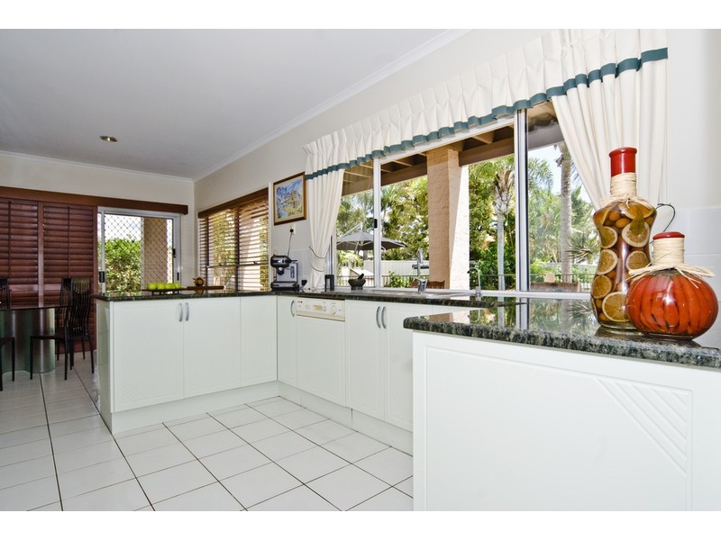 11 Daniel Place, Banksia Beach QLD 4507