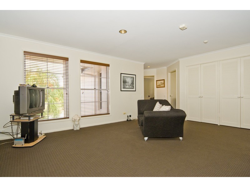 11 Daniel Place, Banksia Beach QLD 4507