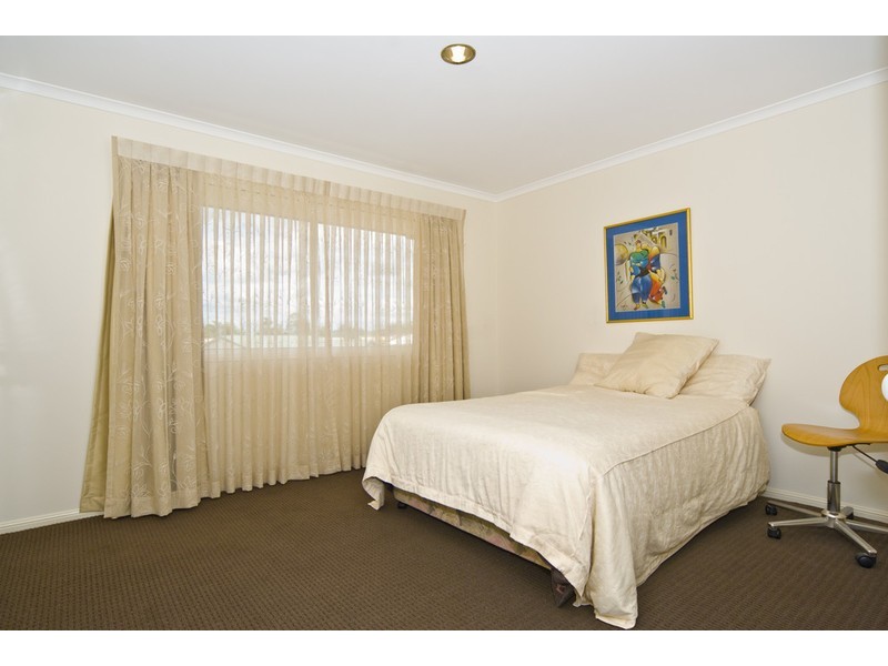 11 Daniel Place, Banksia Beach QLD 4507