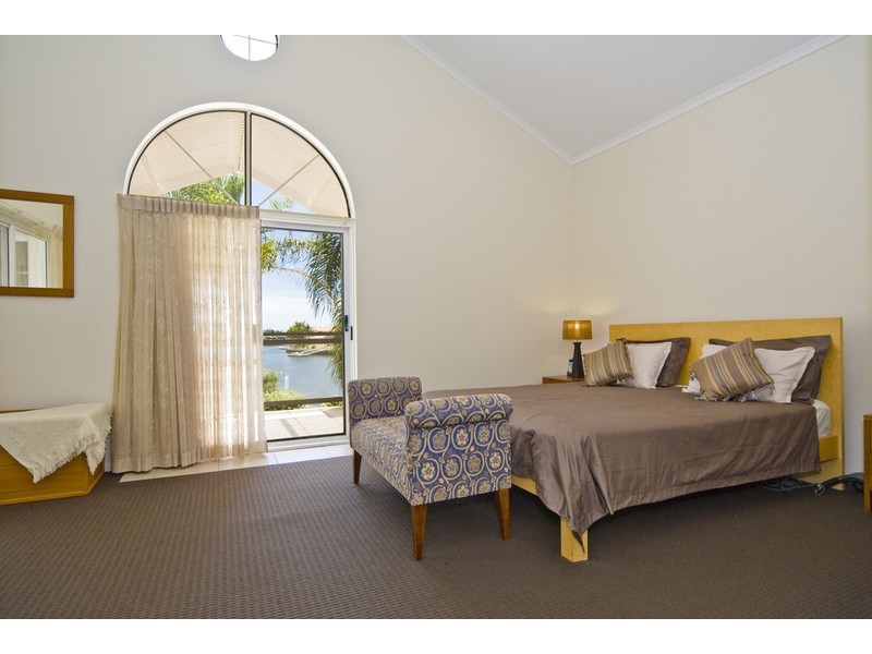 11 Daniel Place, Banksia Beach QLD 4507