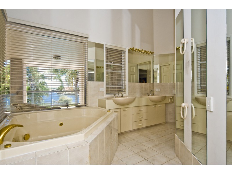 11 Daniel Place, Banksia Beach QLD 4507
