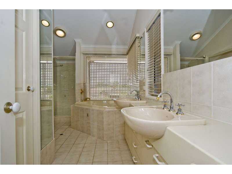 11 Daniel Place, Banksia Beach QLD 4507