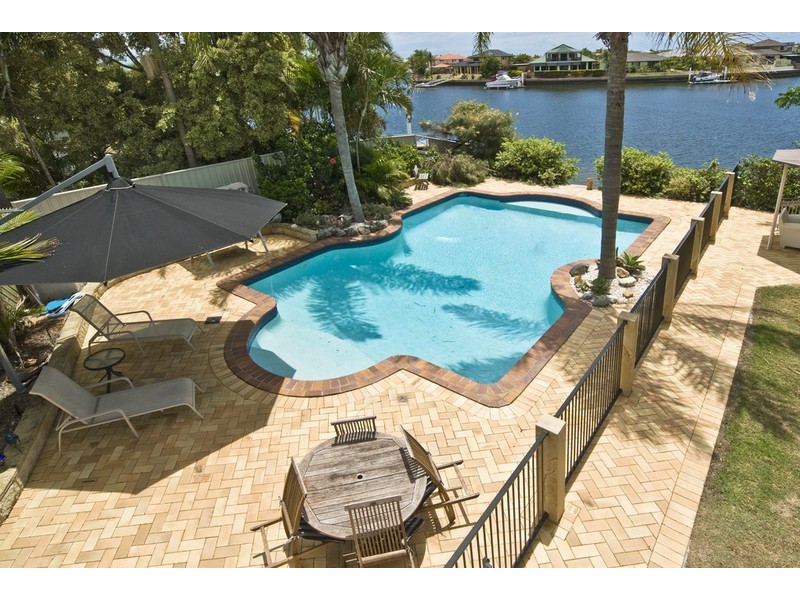 11 Daniel Place, Banksia Beach QLD 4507