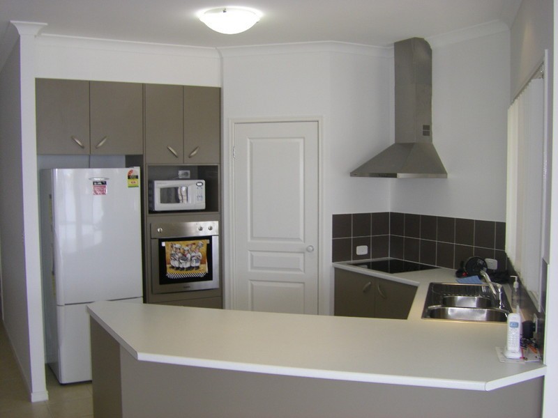 30 Topsail Circuit, Banksia Beach QLD 4507