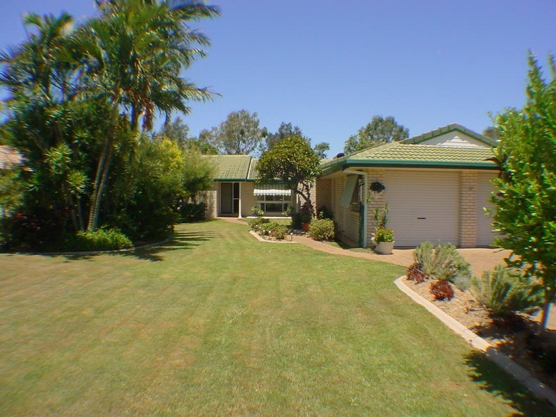 12 Howard Court, Sandstone Point QLD 4511