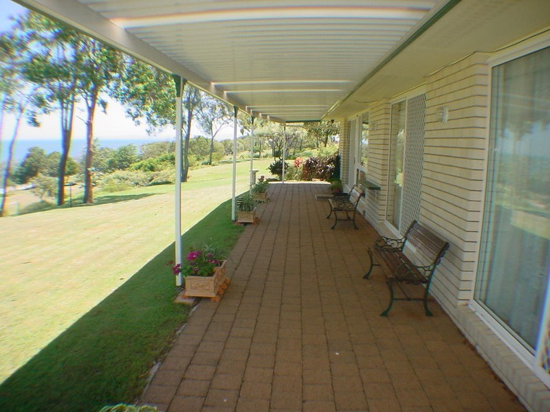 12 Howard Court, Sandstone Point QLD 4511