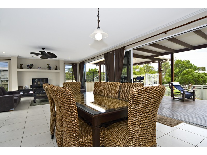19 Seaside Drive, Banksia Beach QLD 4507