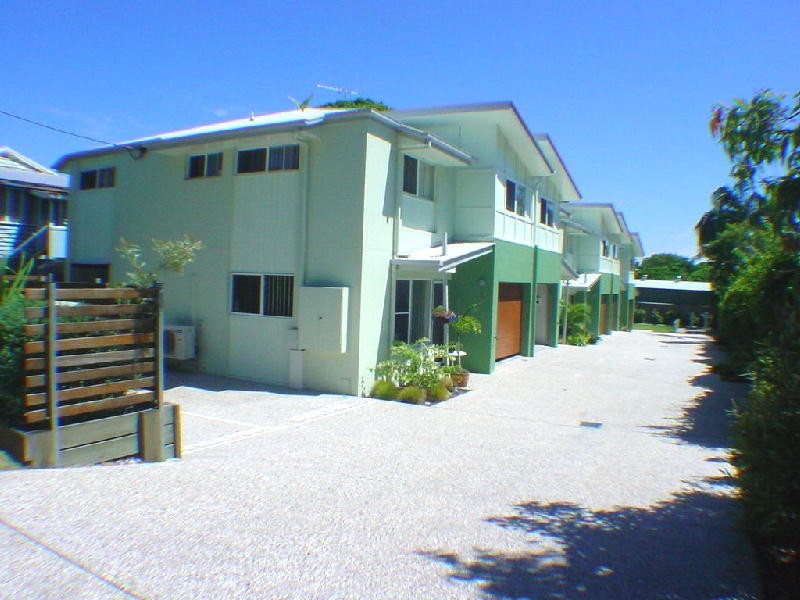 2/9 Third Avenue, Bongaree QLD 4507