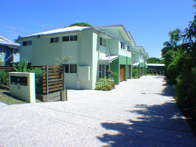 2/9 Third Avenue, Bongaree QLD 4507