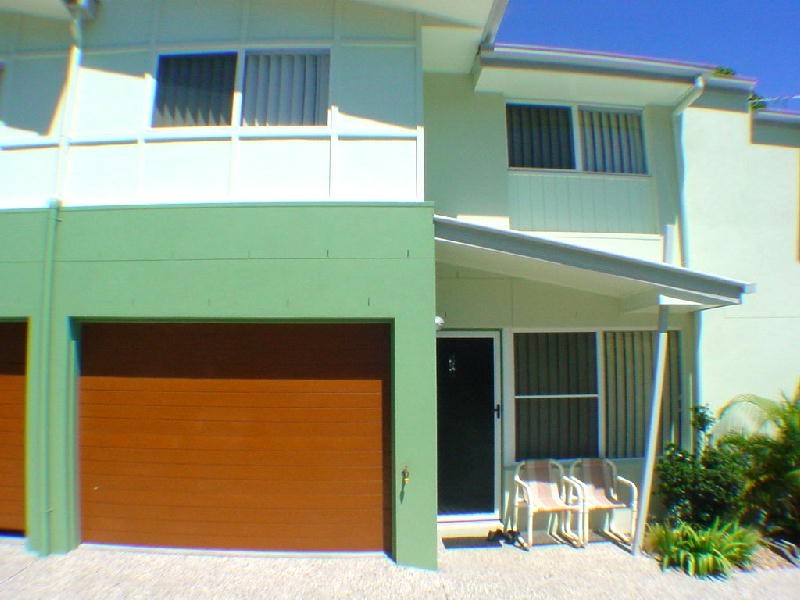 2/9 Third Avenue, Bongaree QLD 4507