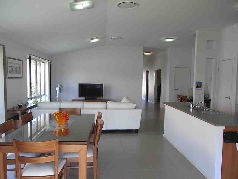 6 Pectoral Place, Banksia Beach QLD 4507