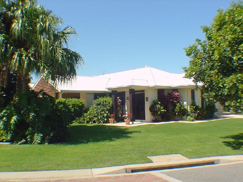 1 Swordfish Place, Banksia Beach QLD 4507