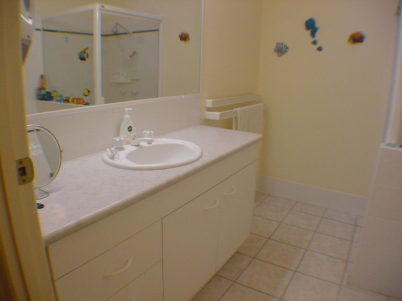 2/5 Headsail Drive, Banksia Beach QLD 4507