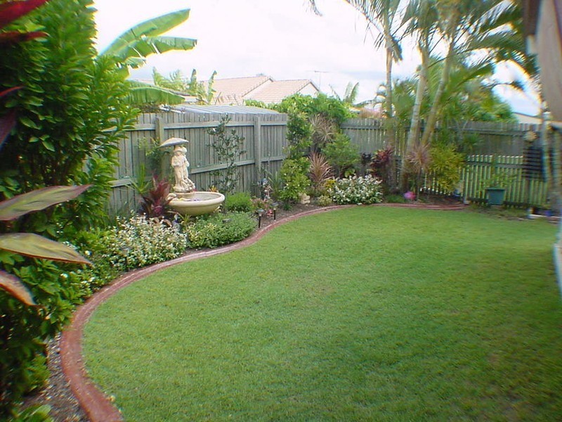 2/5 Headsail Drive, Banksia Beach QLD 4507