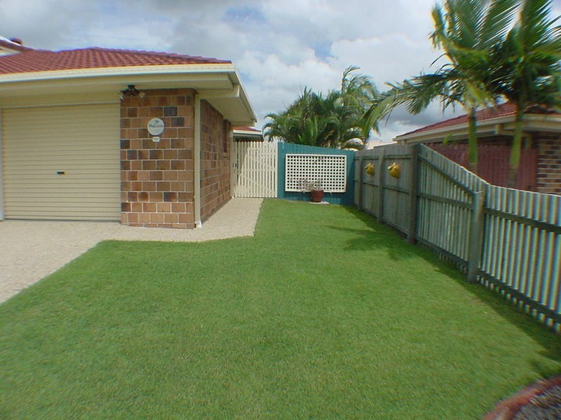 2/5 Headsail Drive, Banksia Beach QLD 4507