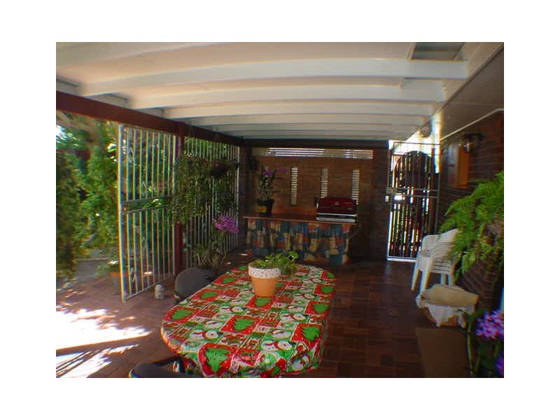88 Bestmann Road East, Sandstone Point QLD 4511