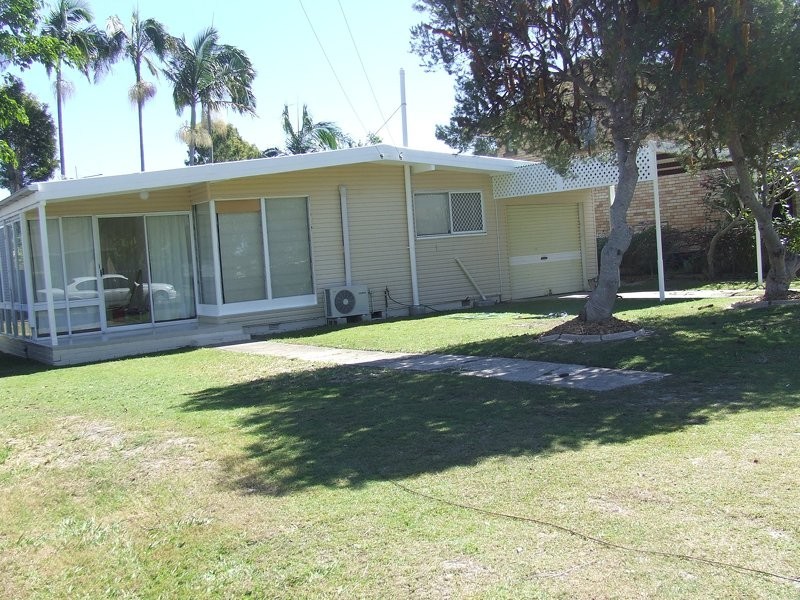 4 Beagle Avenue, Banksia Beach QLD 4507