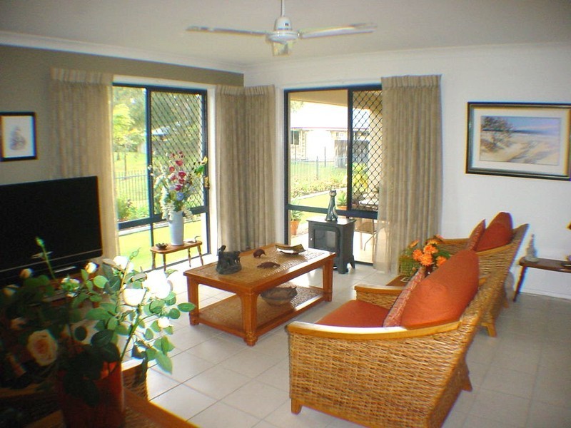 203 Bestmann Road East, Sandstone Point QLD 4511