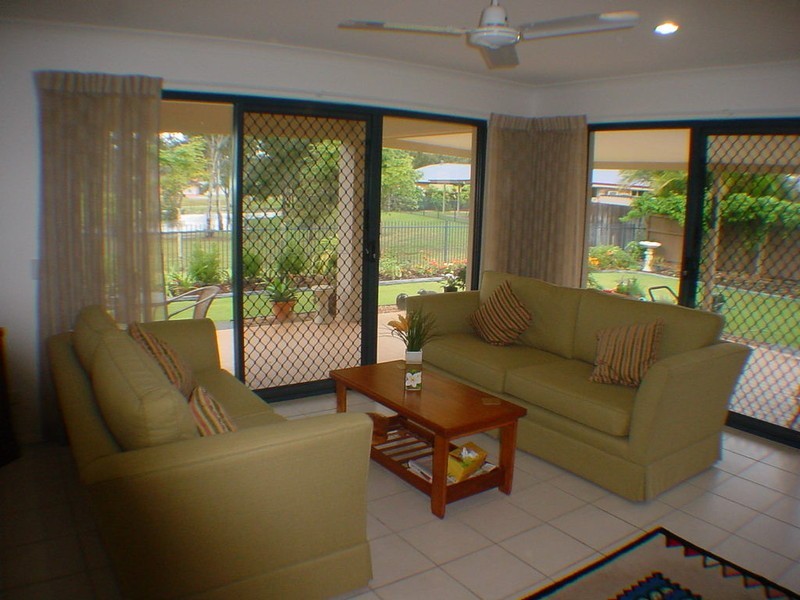 203 Bestmann Road East, Sandstone Point QLD 4511