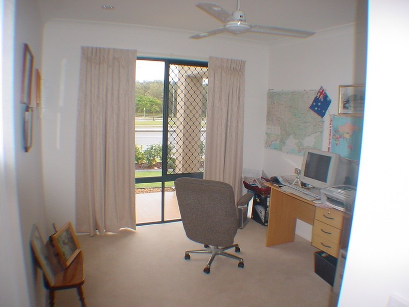 203 Bestmann Road East, Sandstone Point QLD 4511