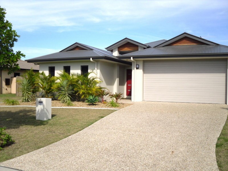 3 Seaeagle Place, Banksia Beach QLD 4507