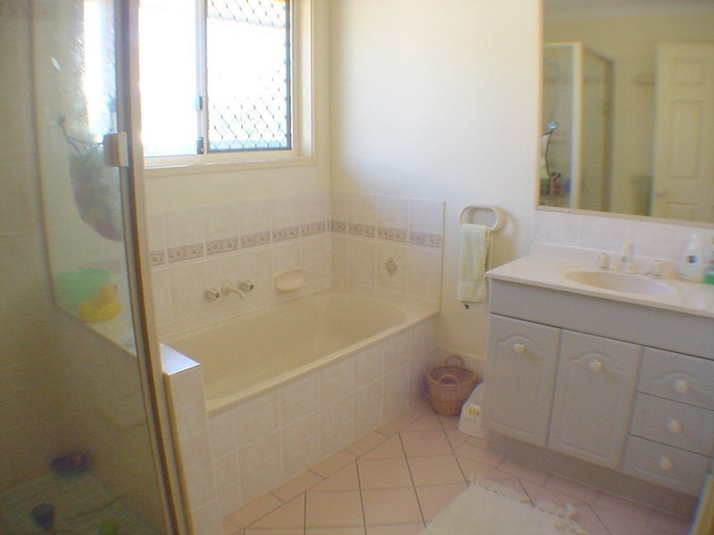 10 Pentas Drive, Bongaree QLD 4507