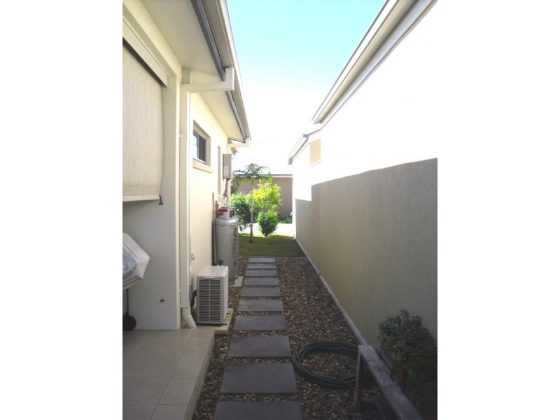 4/74 Cotterill Avenue, Bongaree QLD 4507