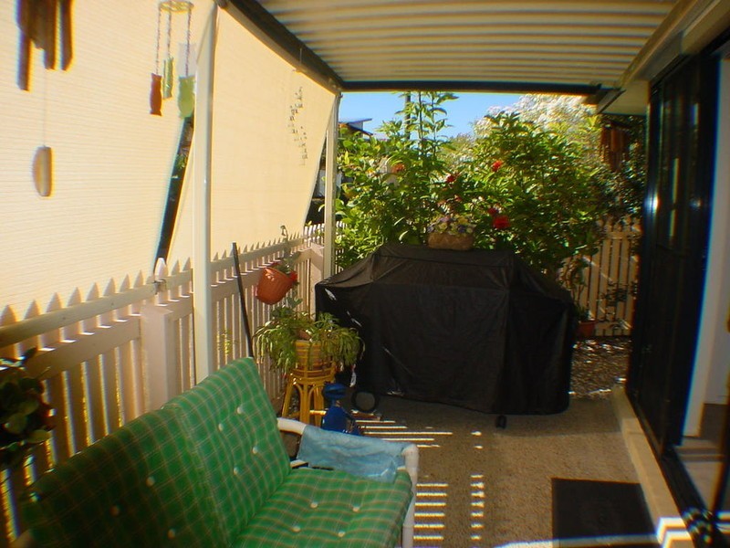 1/18 Spinnaker Drive, Sandstone Point QLD 4511