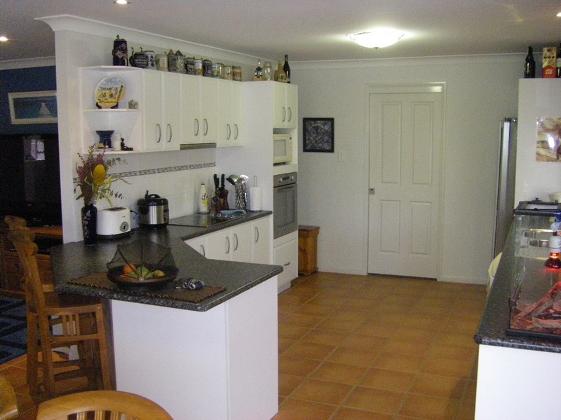 3 Reeders Street, Sandstone Point QLD 4511