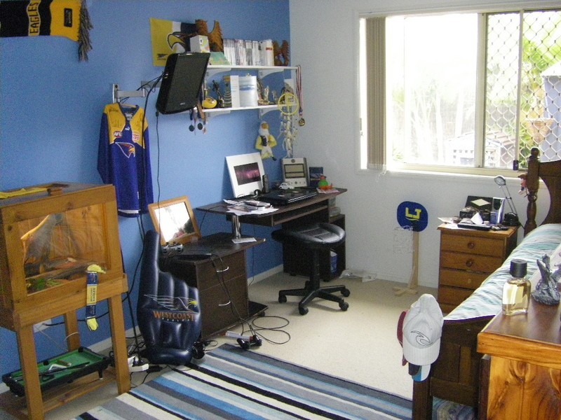 3 Reeders Street, Sandstone Point QLD 4511