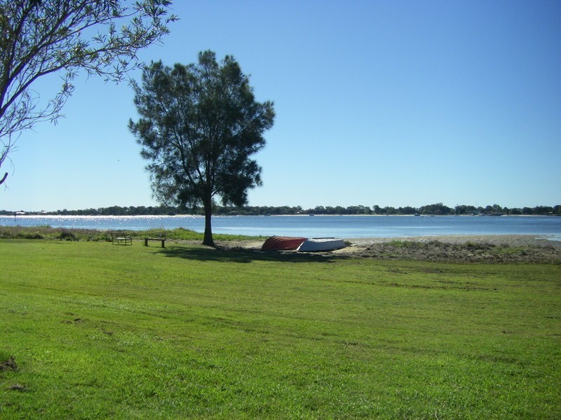 A20 Spinnaker Drive, Sandstone Point QLD 4511