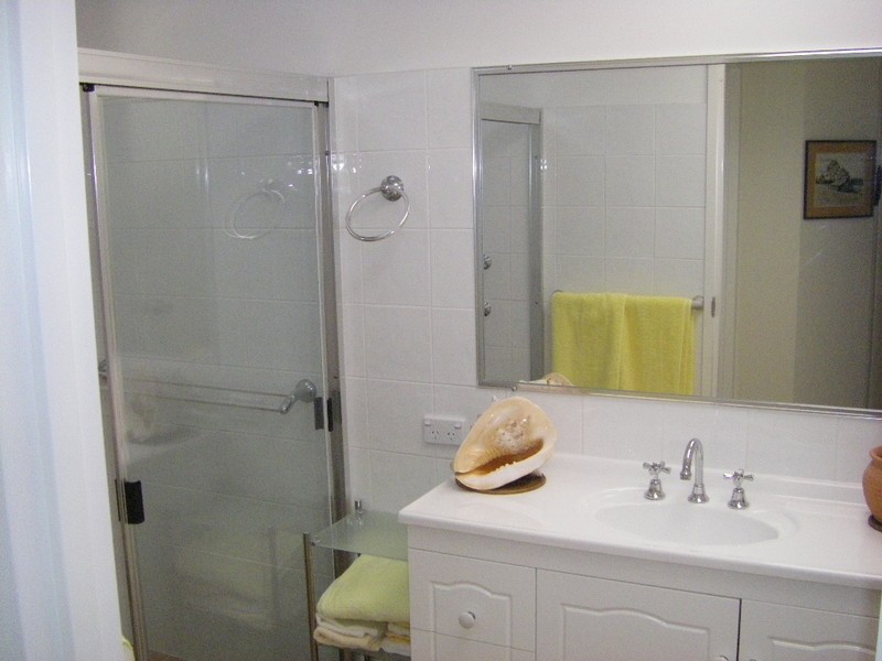A20 Spinnaker Drive, Sandstone Point QLD 4511