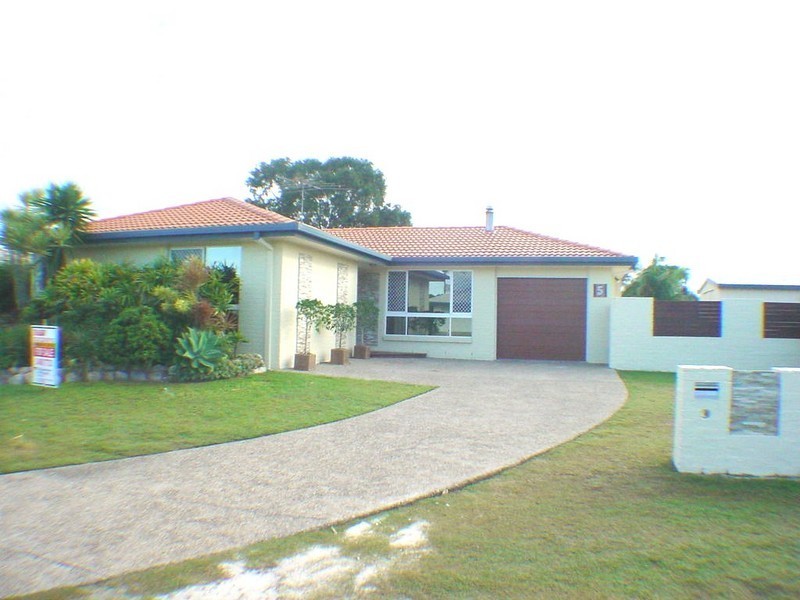5 Anchor Court, Banksia Beach QLD 4507