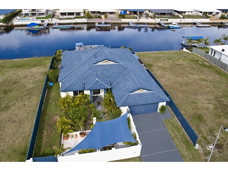 102 Kangaroo Avenue, Bongaree QLD 4507