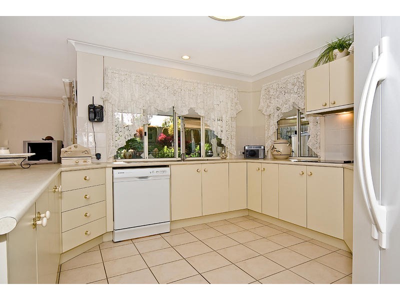 231 Endeavour Drive, Banksia Beach QLD 4507