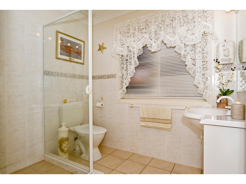 231 Endeavour Drive, Banksia Beach QLD 4507