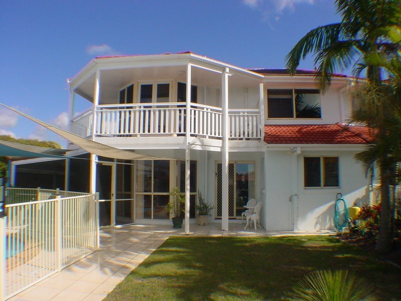 2-11 Norrland Court, Banksia Beach QLD 4507