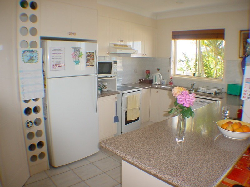 2-11 Norrland Court, Banksia Beach QLD 4507