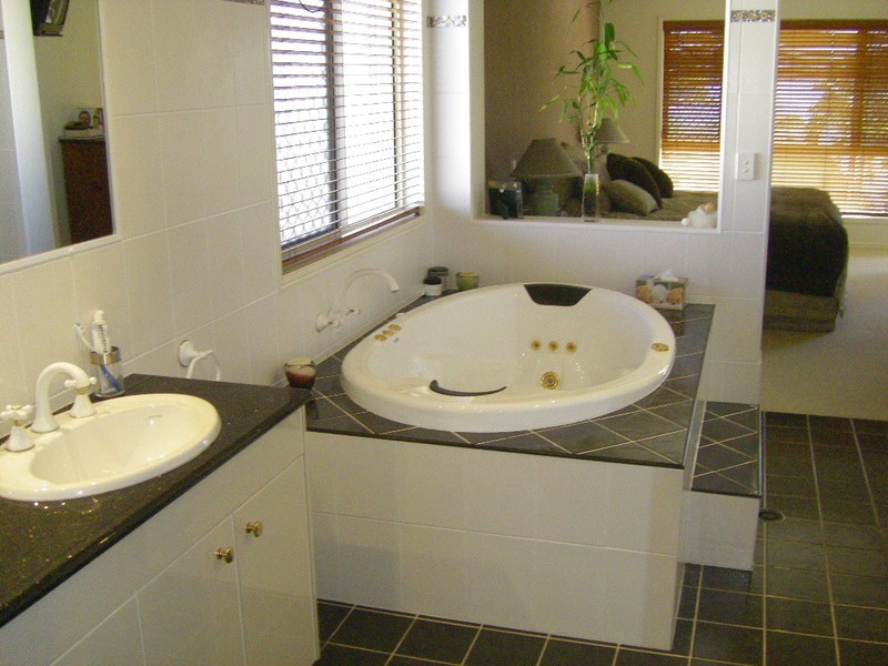 1  Oriole Place, Banksia Beach QLD 4507