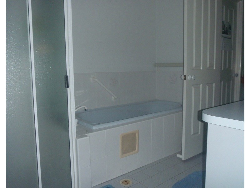 2/65 Oleander Drive, Bongaree QLD 4507