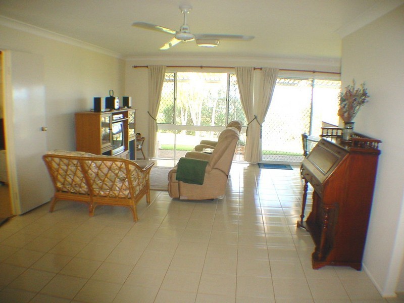 12 Howard Court, Sandstone Point QLD 4511