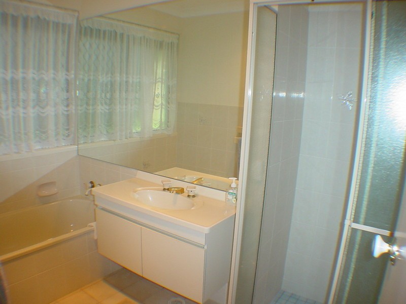 12 Howard Court, Sandstone Point QLD 4511